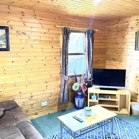 Braemar Lodge Cabins Not For Profit Exterior photo