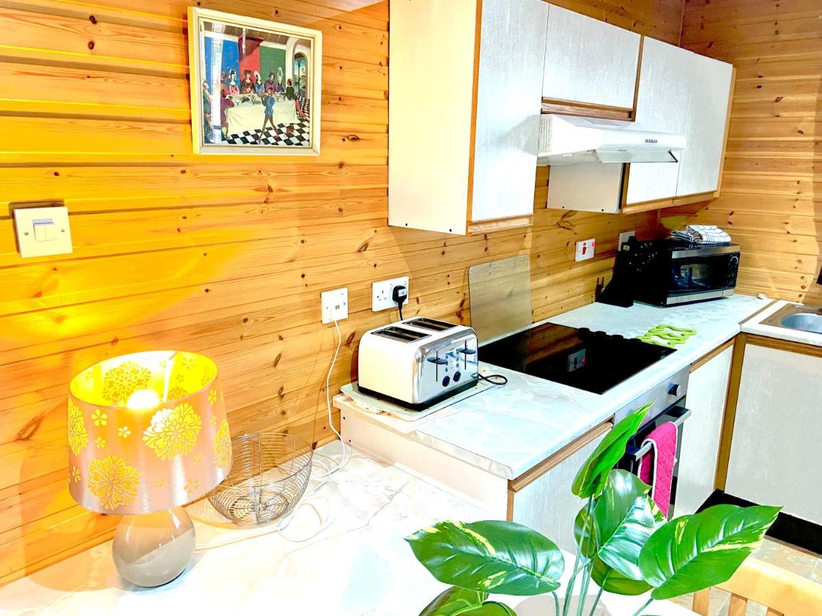 Braemar Lodge Cabins Not For Profit Exterior photo