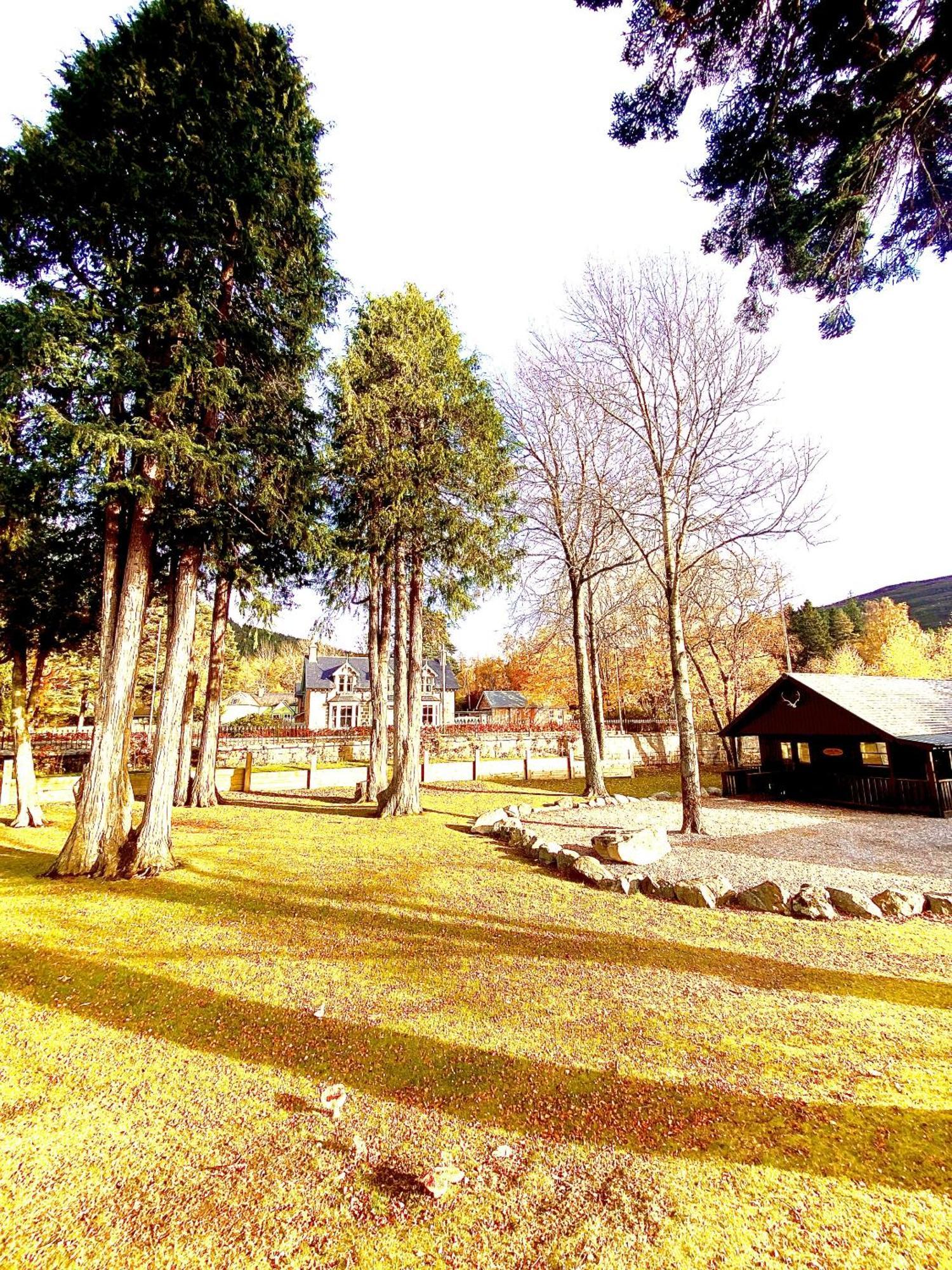 Braemar Lodge Cabins Not For Profit Exterior photo