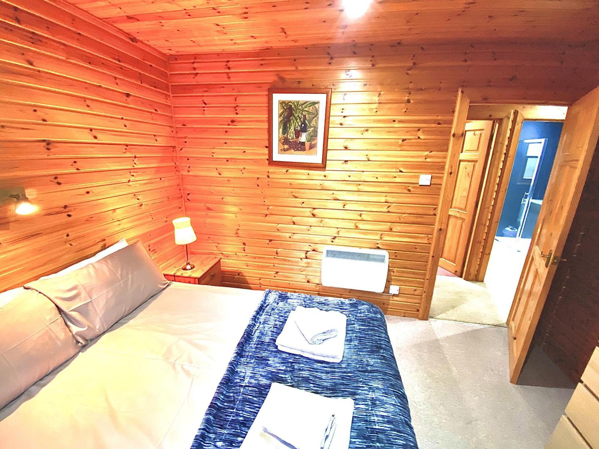 Braemar Lodge Cabins Not For Profit Exterior photo